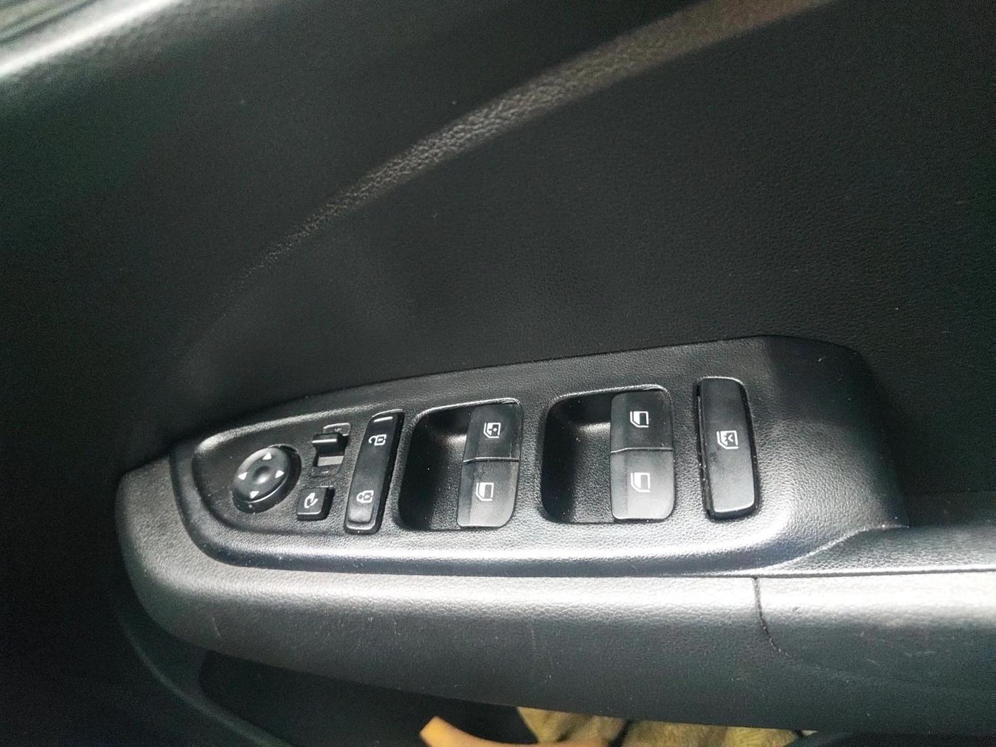 2022 Hyundai VENUE S Plus 1.2 Petrol MT, Petrol, Manual, 22,246 km, interior