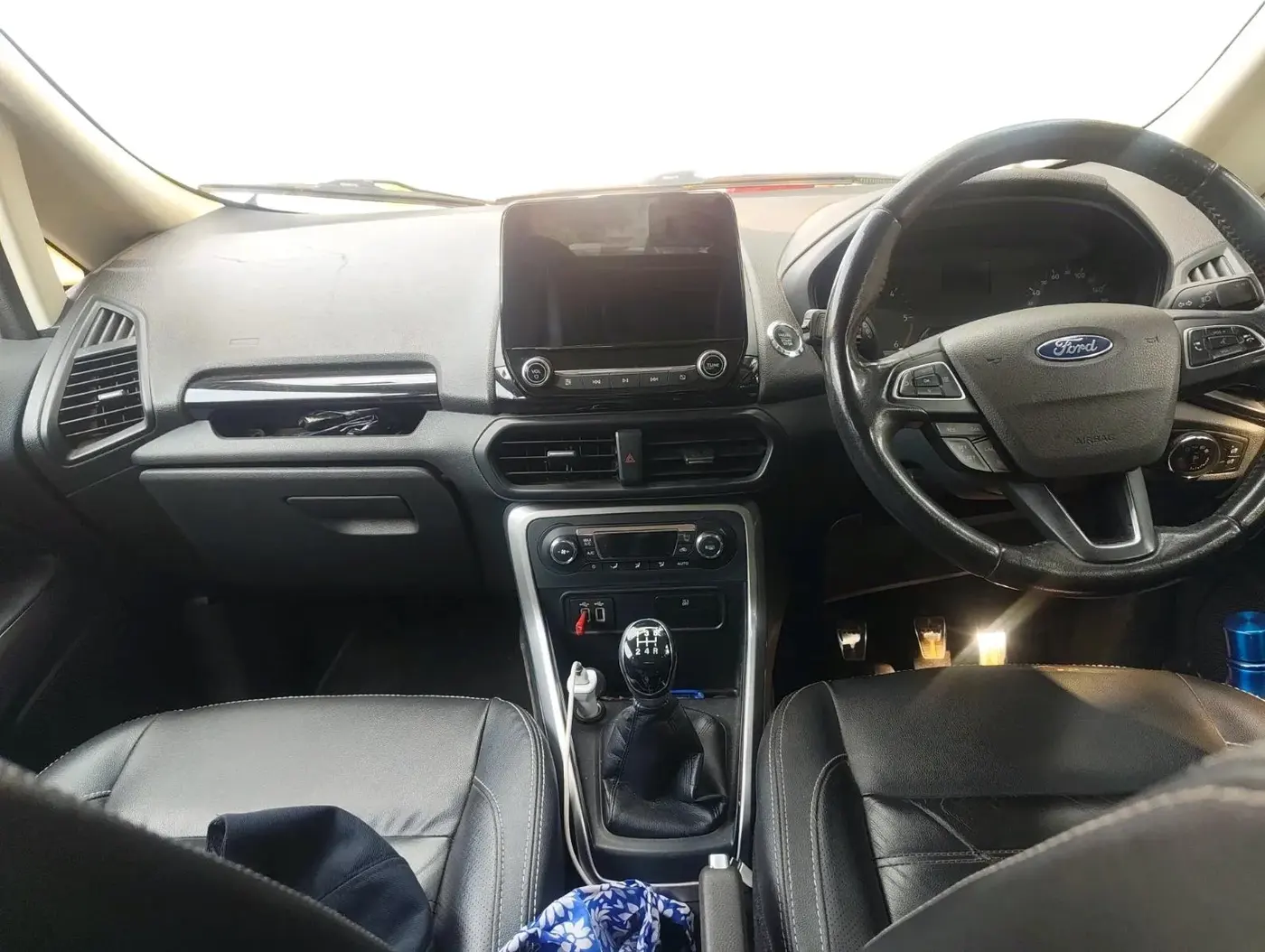 2018 Ford Ecosport TITANIUM + 1.5L DIESEL, Diesel, Manual, 1,21,833 km, interior