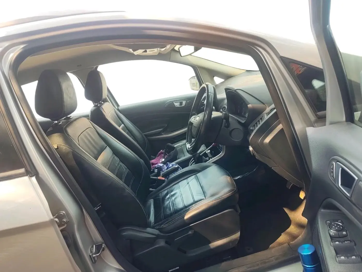 2018 Ford Ecosport TITANIUM + 1.5L DIESEL, Diesel, Manual, 1,21,833 km, interior