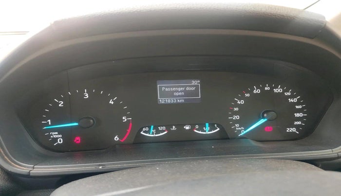 2018 Ford Ecosport TITANIUM + 1.5L DIESEL, Diesel, Manual, 1,21,833 km, interior