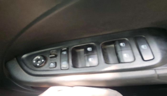 2020 Hyundai VENUE SX 1.5 CRDI, Diesel, Manual, 1,04,284 km, interior