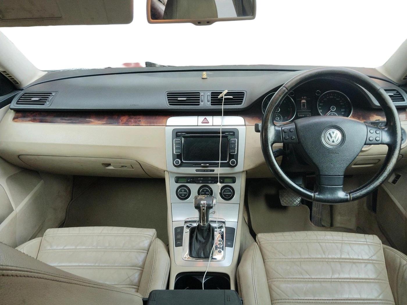 2009 Volkswagen Passat HIGHLINE DSG, Diesel, Automatic, 1,57,819 km, interior