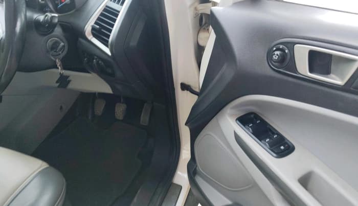 2015 Ford Ecosport TITANIUM 1.5L PETROL, Petrol, Manual, 1,10,218 km, interior
