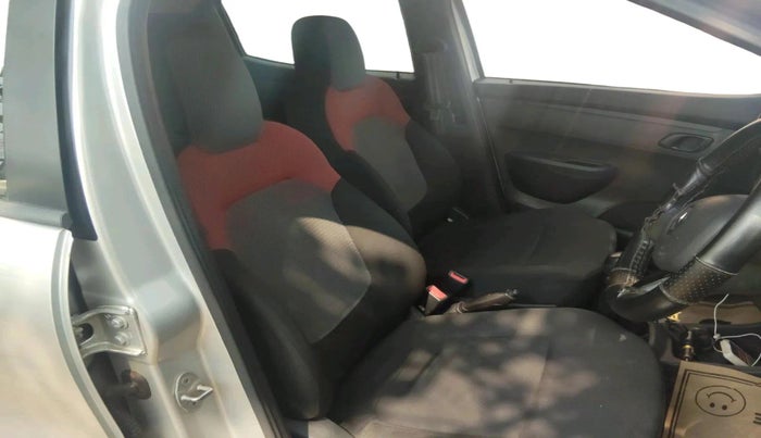 2016 Renault Kwid RXT 0.8 (O), Petrol, Manual, 52,327 km, interior