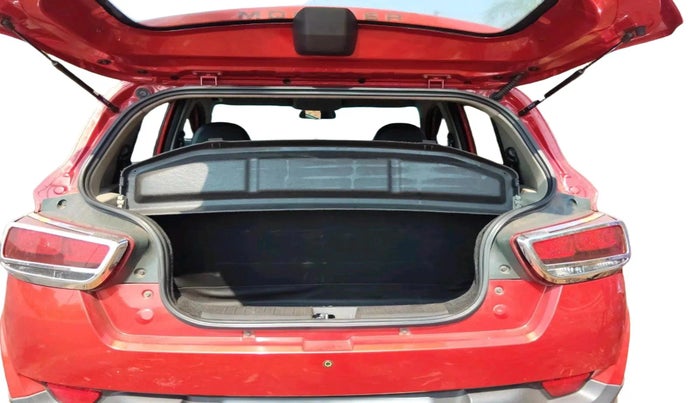 2016 Mahindra Kuv100 K4 D 6 STR, Diesel, Manual, 1,12,691 km, exterior