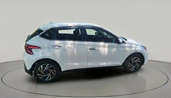 2025 Hyundai NEW I20 ASTA (O) 1.2 IVT, Petrol, Automatic, 7,331 km, exterior