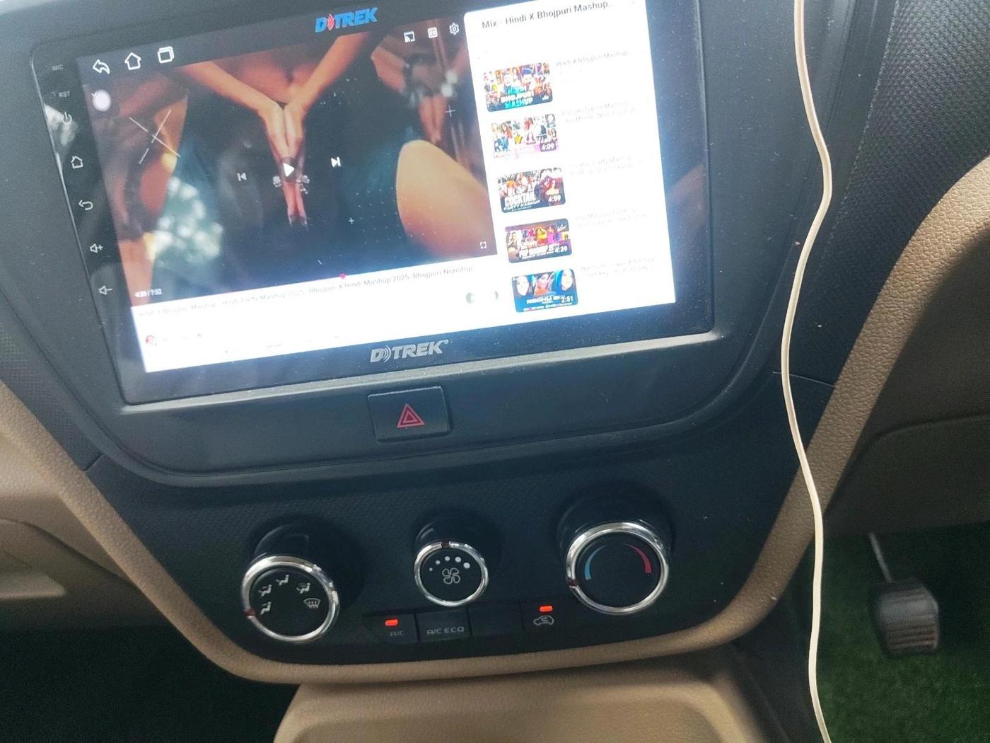 2016 Mahindra TUV300 T8, Diesel, Manual, 1,19,653 km, interior