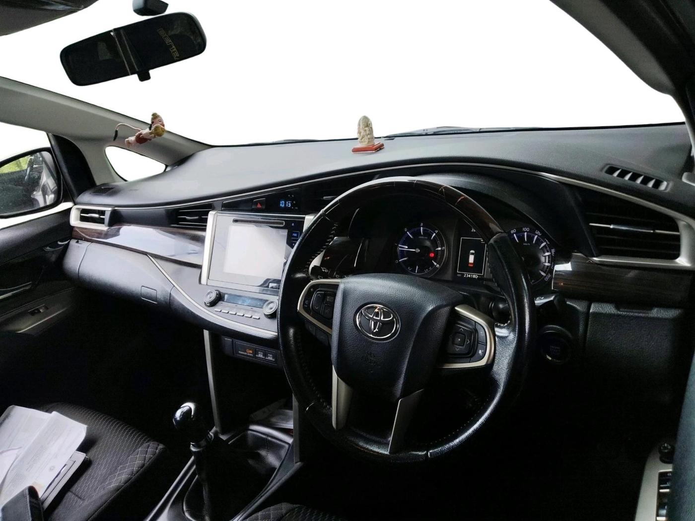 2018 Toyota Innova Crysta 2.4 VX 8 STR, Diesel, Manual, 2,34,180 km, interior