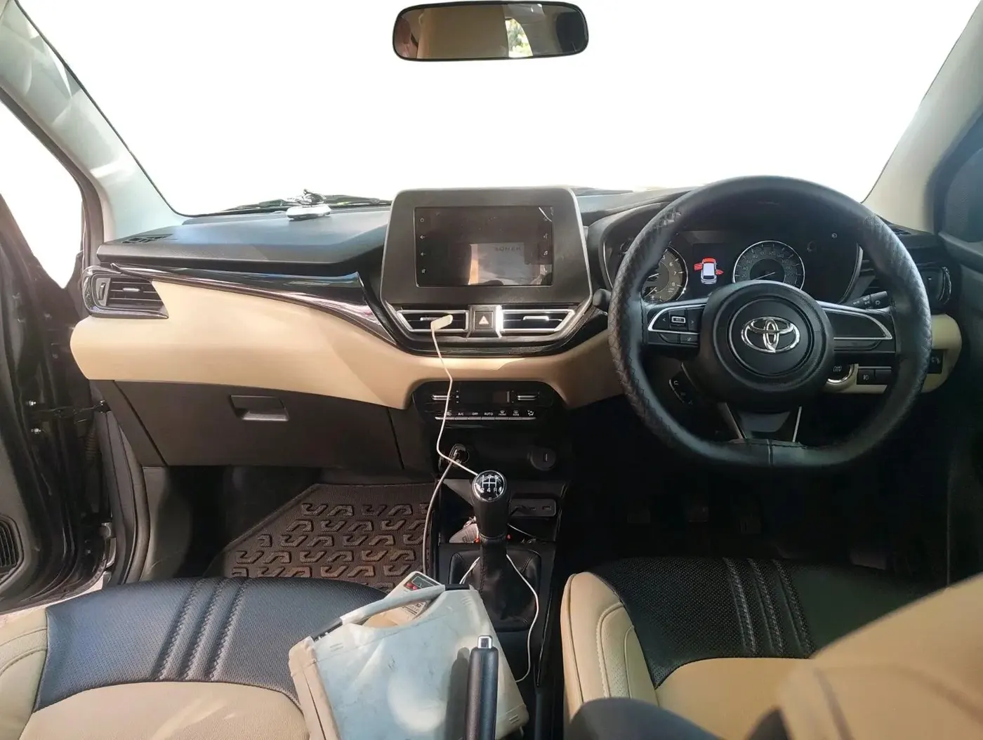2025 Toyota Glanza G E-CNG, CNG, Manual, 16,420 km, interior