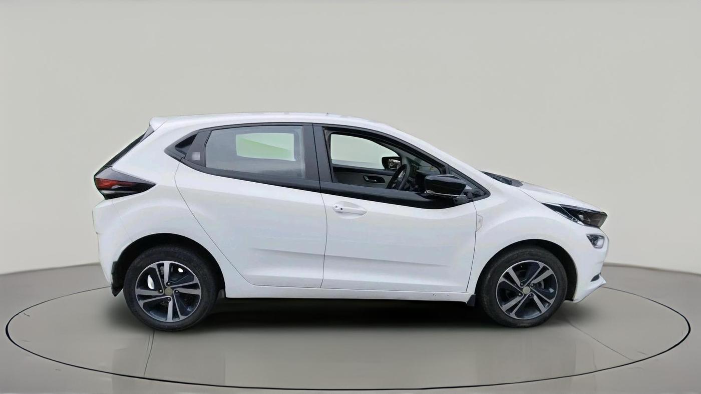 2023 Tata ALTROZ XZ DIESEL, Diesel, Manual, 33,090 km, exterior