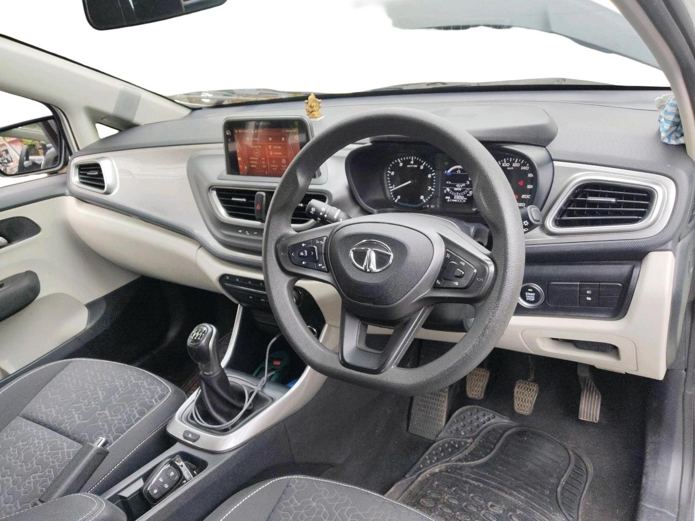 2023 Tata ALTROZ XZ DIESEL, Diesel, Manual, 33,090 km, interior