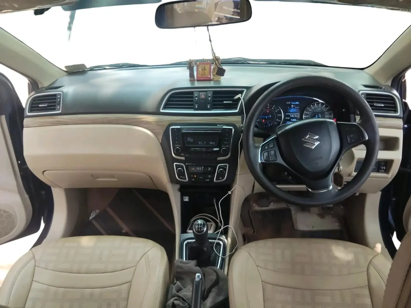 2019 Maruti Ciaz DELTA 1.5 SHVS MT PETROL, Petrol, Manual, 1,00,976 km, interior