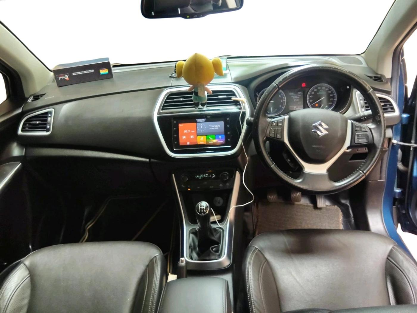 2021 Maruti S Cross ALPHA 1.5, Petrol, Manual, 85,948 km, interior