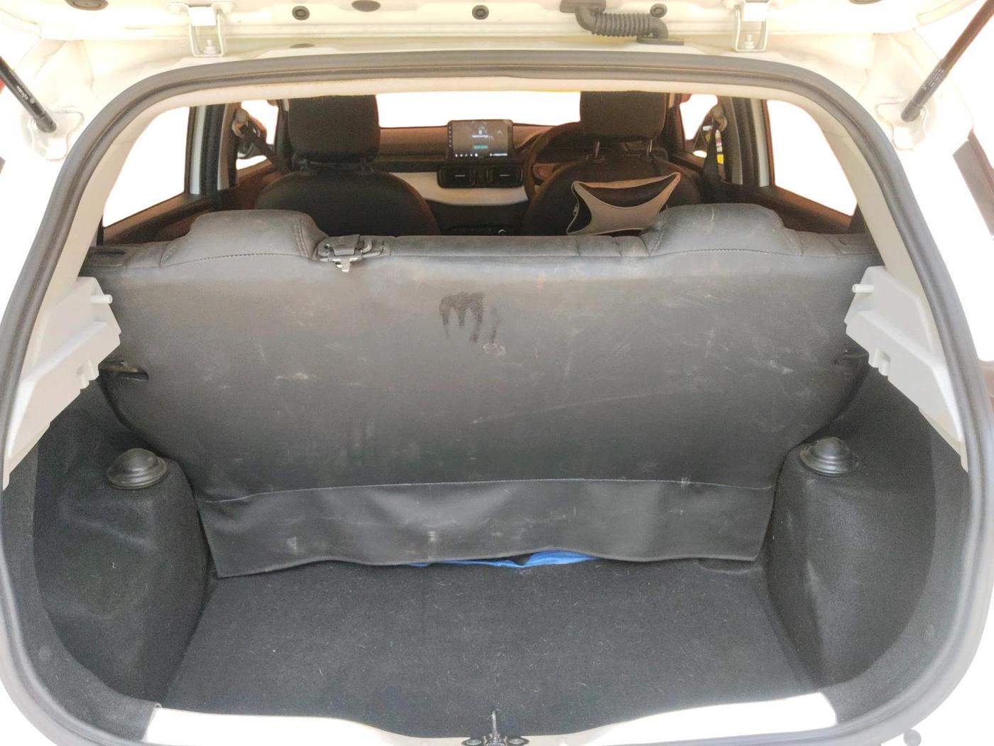 2025 Tata PUNCH PURE MT, Petrol, Manual, 5,889 km, exterior