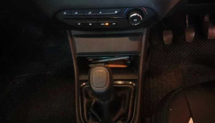 2025 Tata PUNCH PURE MT, Petrol, Manual, 5,889 km, interior