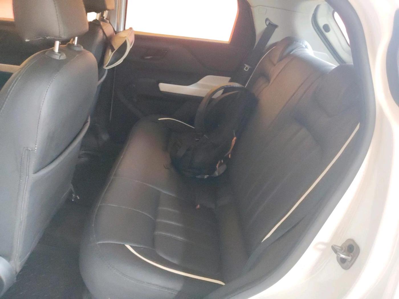2025 Tata PUNCH PURE MT, Petrol, Manual, 5,889 km, interior