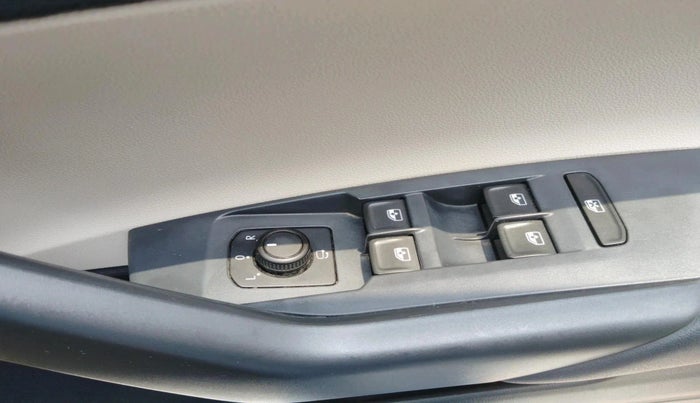 2022 Skoda SLAVIA STYLE 1.0L TSI AT, Petrol, Automatic, 64,216 km, interior