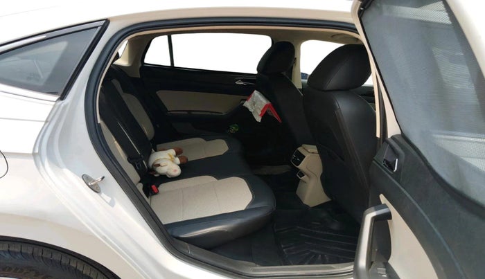 2022 Skoda SLAVIA STYLE 1.0L TSI AT, Petrol, Automatic, 64,216 km, interior