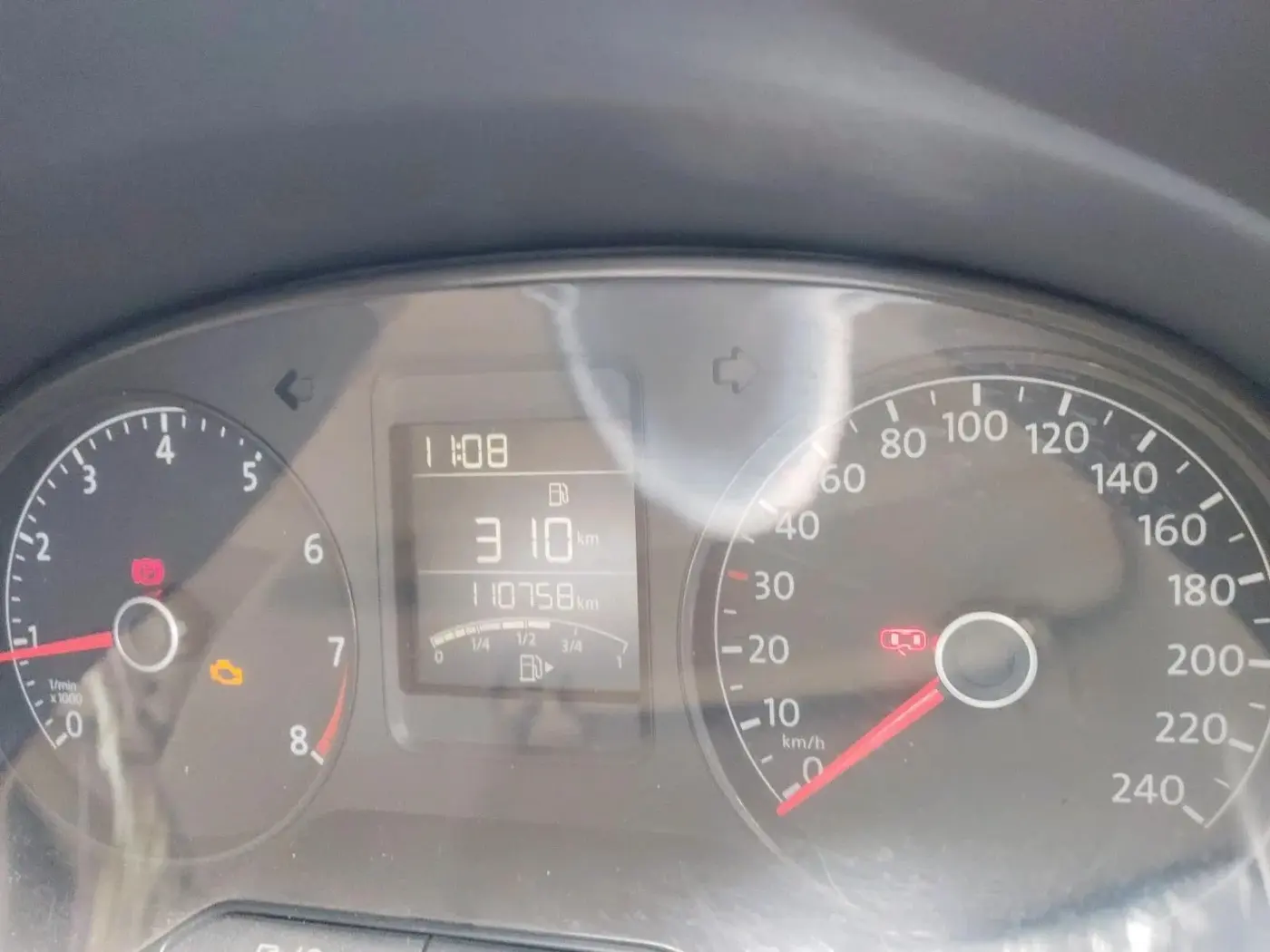 2017 Volkswagen Ameo HIGHLINE1.2L, Petrol, Manual, 1,10,758 km, interior