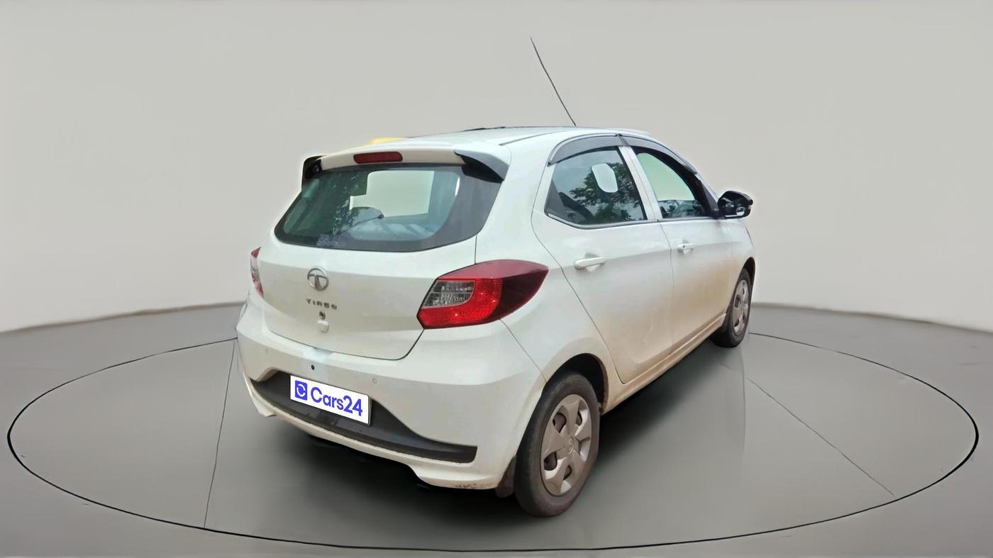 2022 Tata Tiago XT (O) PETROL, Petrol, Manual, 33,948 km, exterior