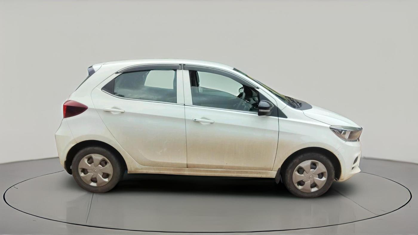 2022 Tata Tiago XT (O) PETROL, Petrol, Manual, 33,948 km, exterior