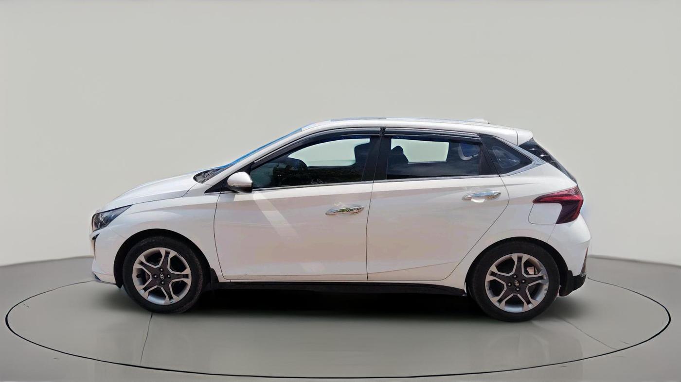 2024 Hyundai NEW I20 Sportz (O) 1.2 IVT, CNG, Automatic, 34,632 km, exterior