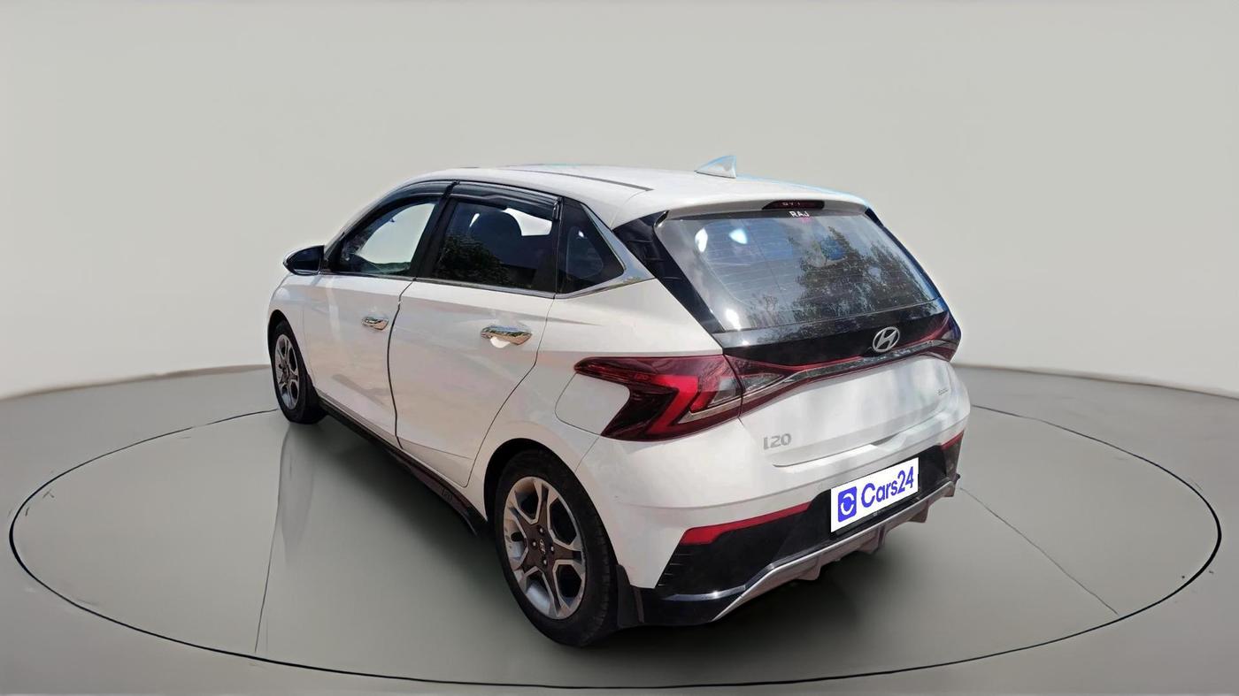 2024 Hyundai NEW I20 Sportz (O) 1.2 IVT, CNG, Automatic, 34,632 km, exterior