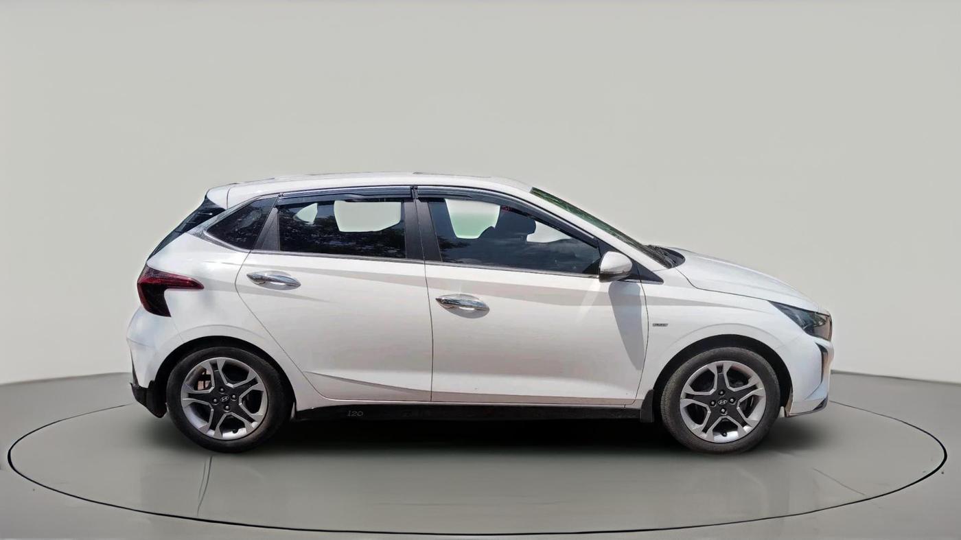 2024 Hyundai NEW I20 Sportz (O) 1.2 IVT, CNG, Automatic, 34,632 km, exterior