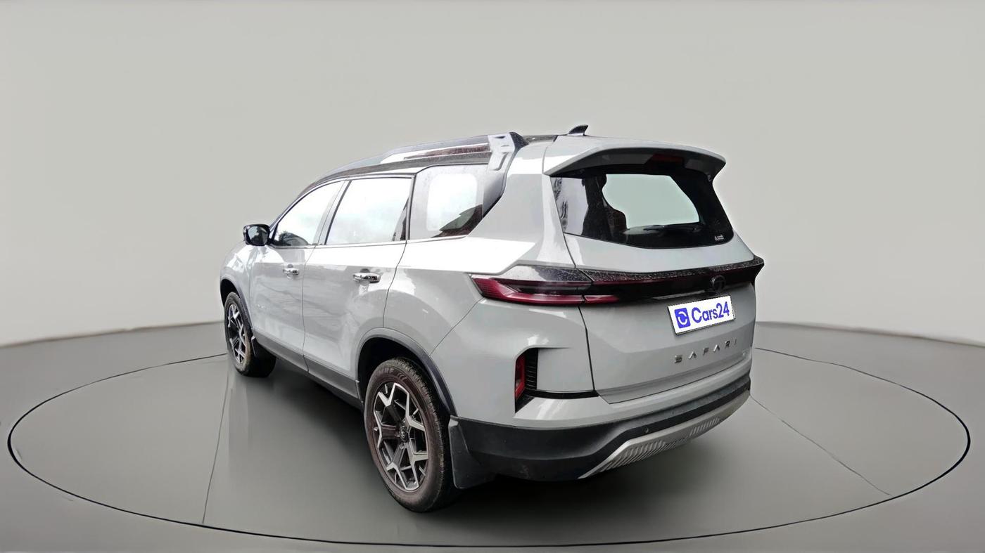 2025 Tata Safari ACCOMPLISHED PLUS DUAL TONE AT, Diesel, Automatic, 19,912 km, exterior