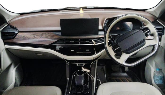 2025 Tata Safari ACCOMPLISHED PLUS DUAL TONE AT, Diesel, Automatic, 19,912 km, interior