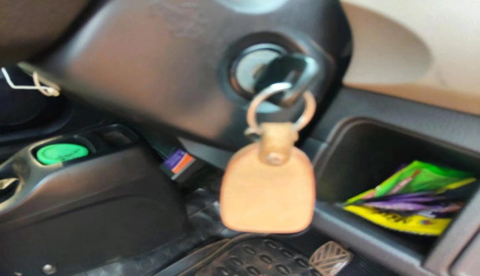 2014 Maruti Wagon R 1.0 LXI, Petrol, Manual, 1,00,343 km, interior