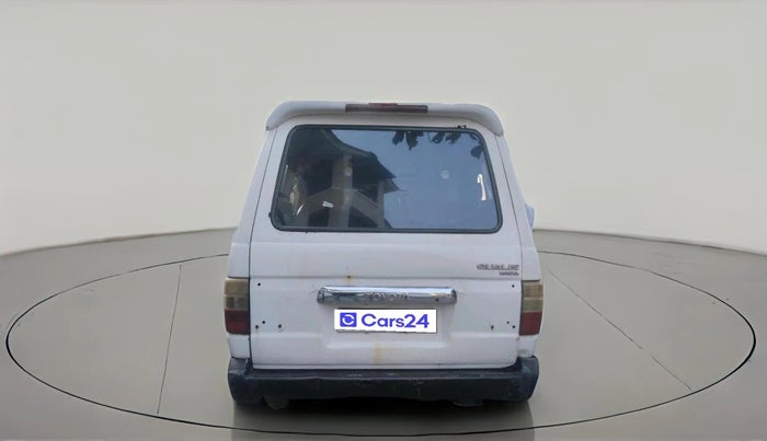 2003 Toyota Qualis FS A1, Diesel, Manual, 1,86,444 km, exterior