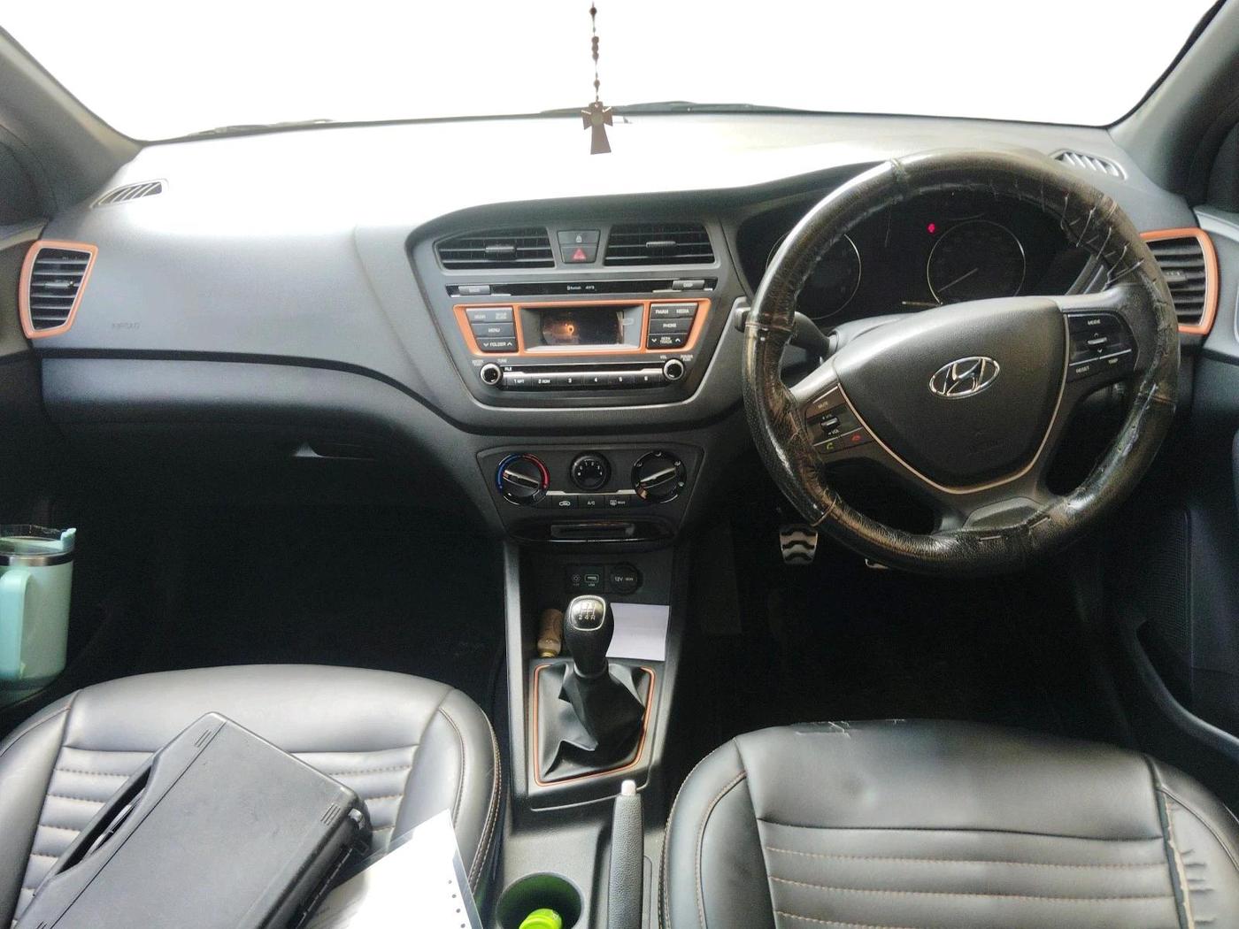 2016 Hyundai i20 Active 1.2 S, Petrol, Manual, 72,681 km, interior