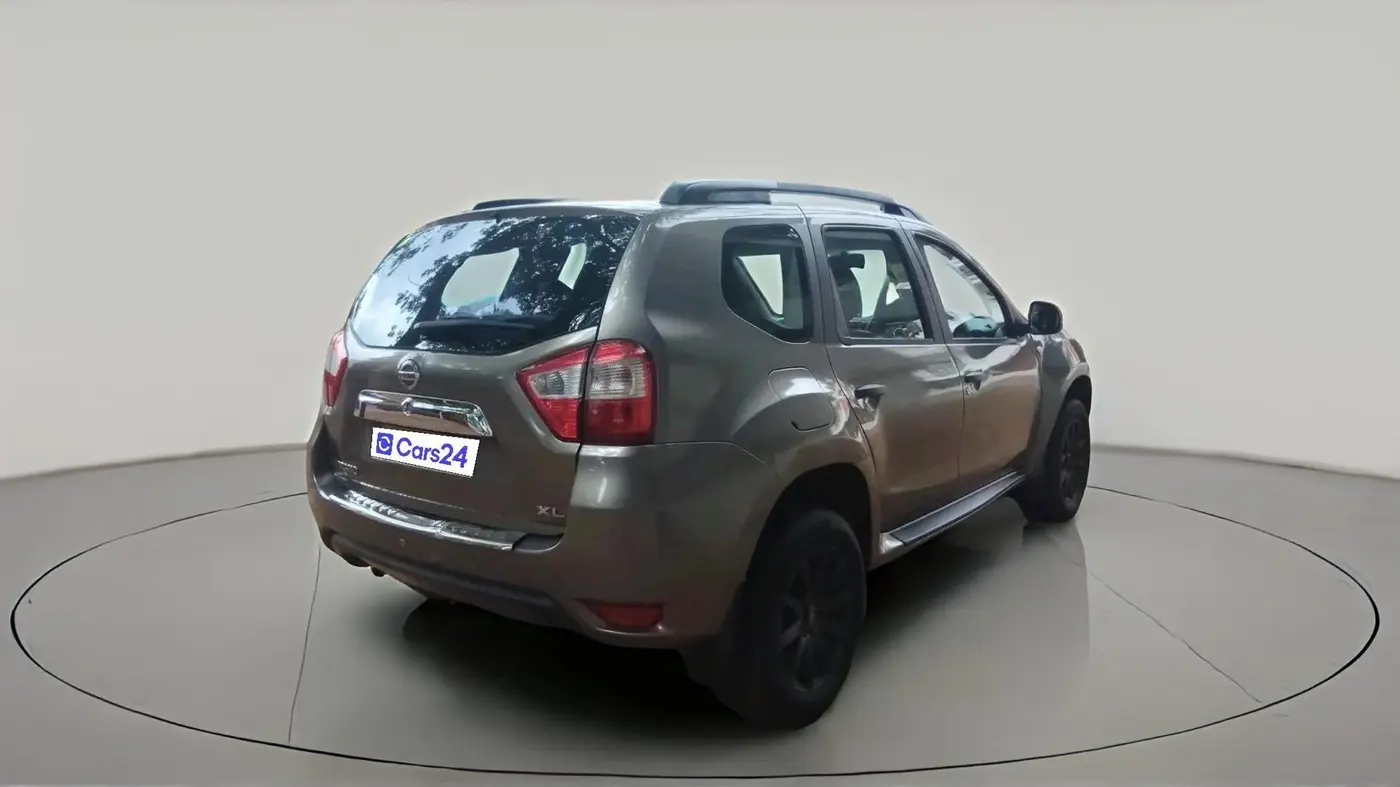 2016 Nissan Terrano XL (P), Petrol, Manual, 1,43,912 km, exterior