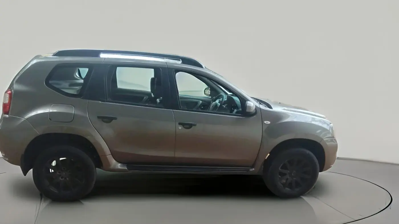 2016 Nissan Terrano XL (P), Petrol, Manual, 1,43,912 km, exterior