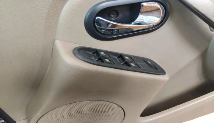 2016 Nissan Terrano XL (P), Petrol, Manual, 1,43,912 km, interior