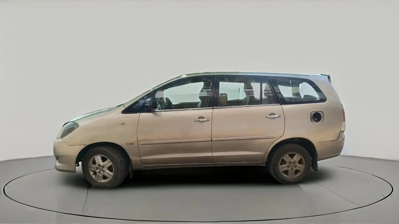 2006 Toyota Innova V 2.5 7 STR, Diesel, Manual, 1,88,963 km, exterior