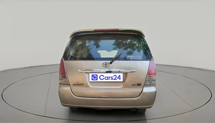 2006 Toyota Innova V 2.5 7 STR, Diesel, Manual, 1,88,963 km, exterior