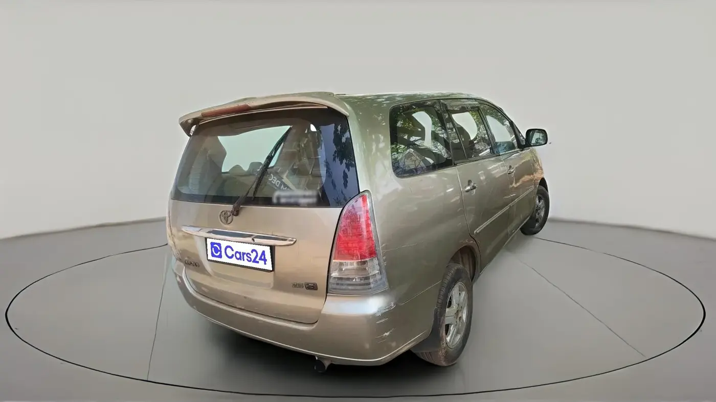 2006 Toyota Innova V 2.5 7 STR, Diesel, Manual, 1,88,963 km, exterior