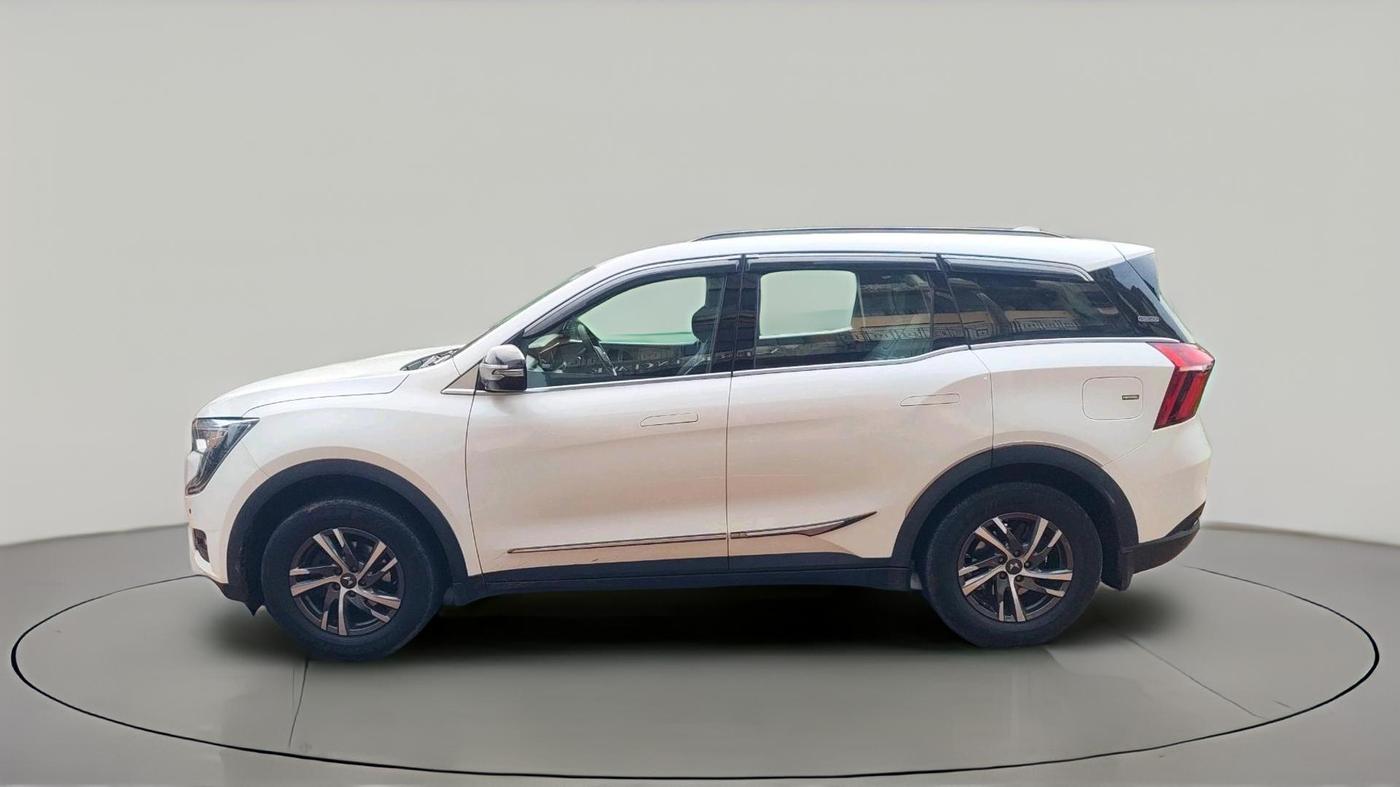 2021 Mahindra XUV700 AX 5 P MT 5 STR, Petrol, Manual, 29,939 km, exterior