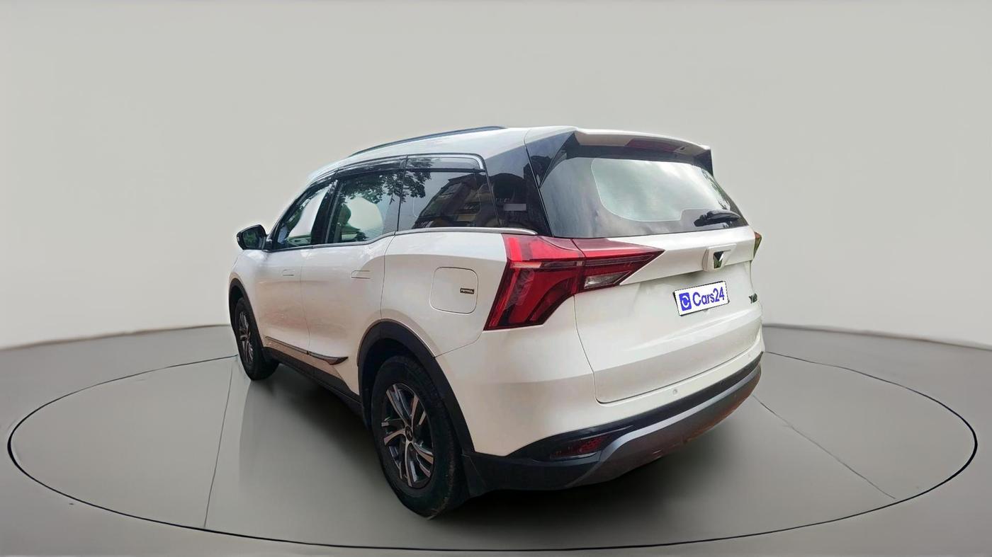 2021 Mahindra XUV700 AX 5 P MT 5 STR, Petrol, Manual, 29,939 km, exterior