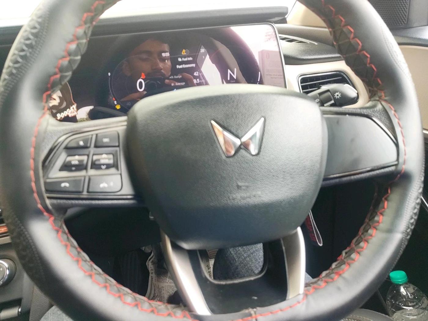 2021 Mahindra XUV700 AX 5 P MT 5 STR, Petrol, Manual, 29,939 km, interior