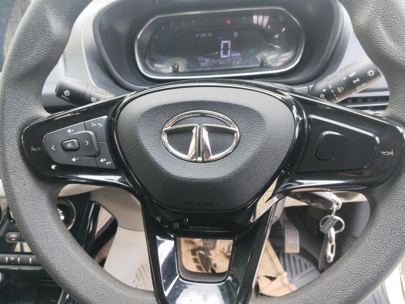 2021 Tata NEXON XZ PETROL, Petrol, Manual, 35,057 km, interior