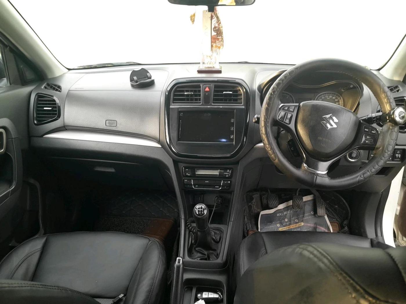 2017 Maruti Vitara Brezza ZDI PLUS, Diesel, Manual, 1,63,834 km, interior