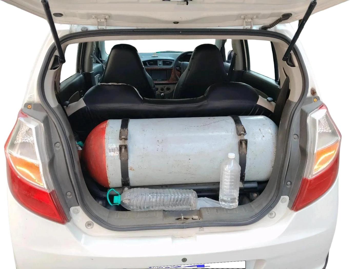2016 Maruti Alto K10 LXI CNG, CNG, Manual, 81,971 km, exterior