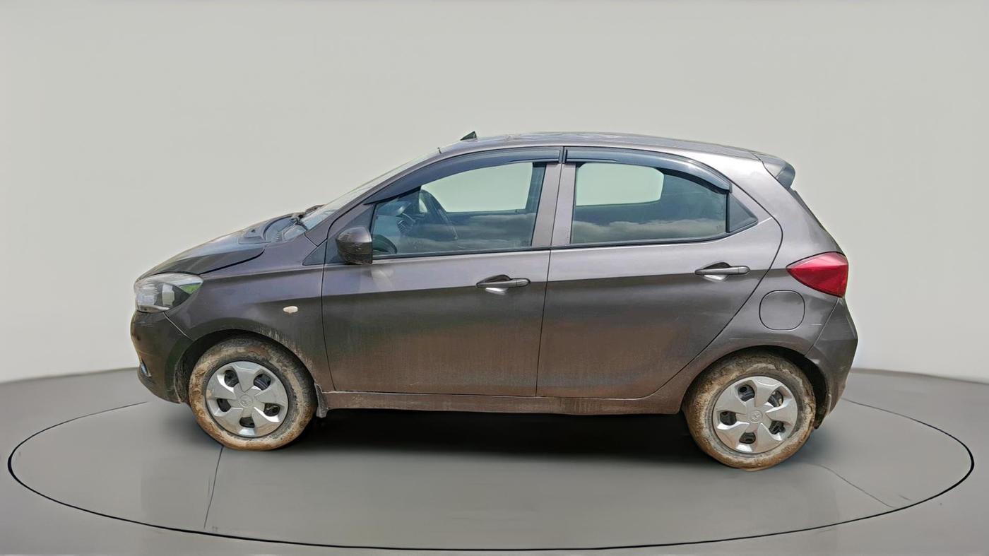 2017 Tata Tiago XT PETROL, CNG, Manual, 97,571 km, exterior