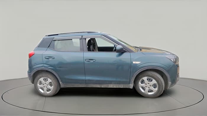 2021 Mahindra XUV300 W6 1.5 DIESEL AMT, Diesel, Automatic, 1,21,965 km, exterior