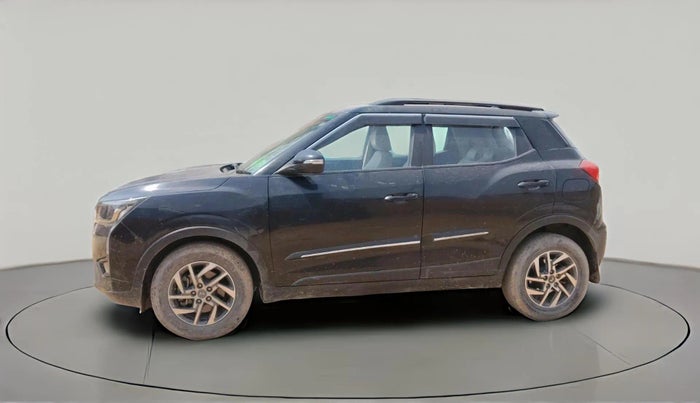 2023 Mahindra XUV300 W8 (O) 1.5 DIESEL, Diesel, Manual, 30,050 km, exterior