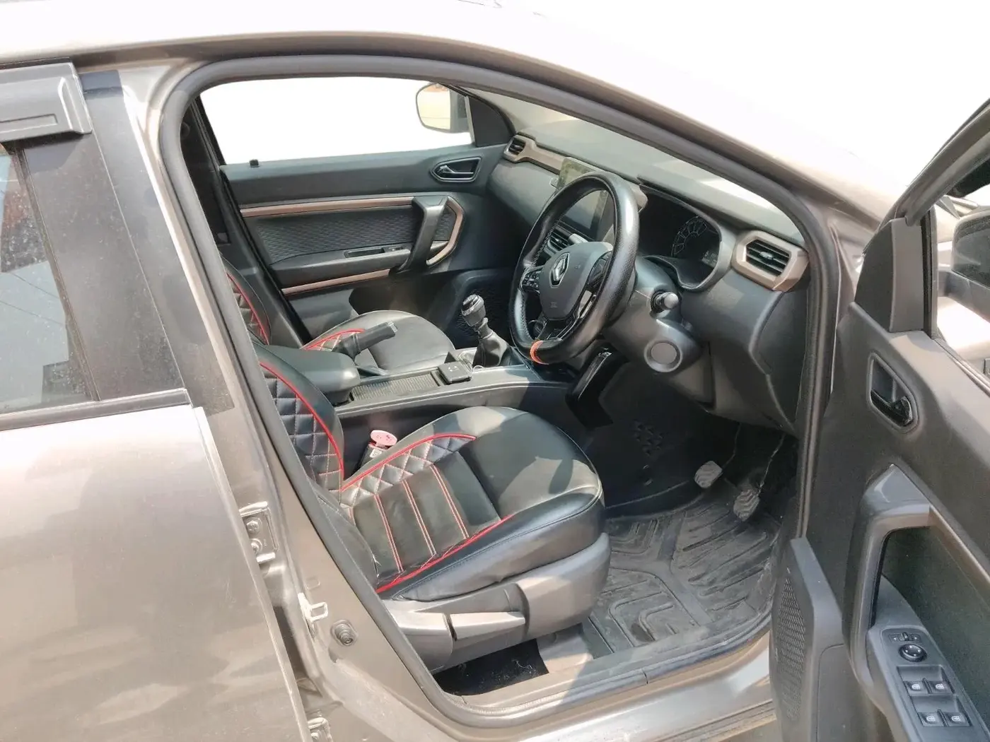 2021 Renault Kiger RXT MT, Petrol, Manual, 65,419 km, interior