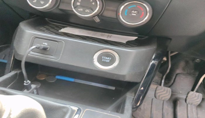 2021 Renault Kiger RXT MT, Petrol, Manual, 65,419 km, interior